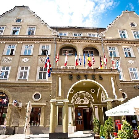 Hotel Coroana Braşov Buitenkant foto