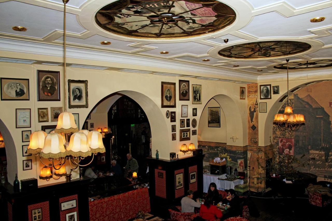 Hotel Coroana Braşov Buitenkant foto